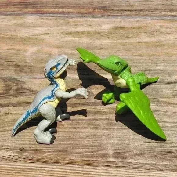 JURASSIC WORLD MATTEL 2018 PTERODACTYL / VELOCIRAPTOR FISHER BLUE/GREEN - Picture 1 of 14